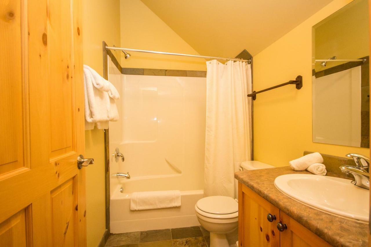 3 Bedroom 3 Bath Ski In Ski Out With Private Hot Tub Big White Exterior foto